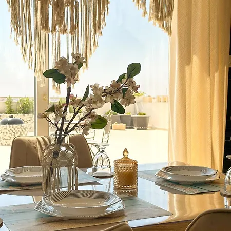 Modern Penthouse Overlooking Pool