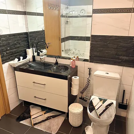 Modern Penthouse Overlooking Pool Pyla