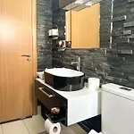 Appartement Modern Penthouse Overlooking Pool *