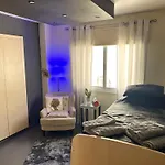 Appartement Modern Penthouse Overlooking Pool *