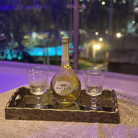 Modern Penthouse Overlooking Pool